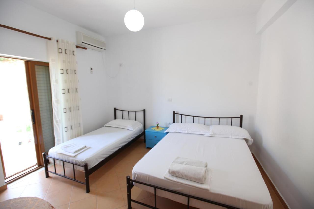 Hotel Lagjini Lukova Kültér fotó