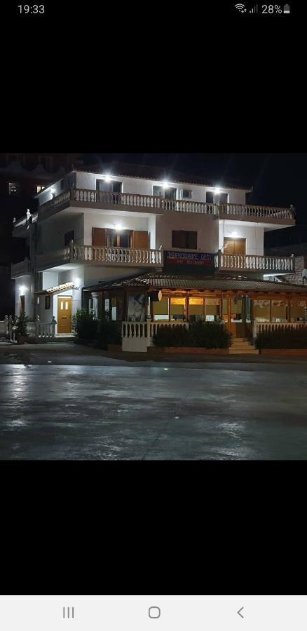 Hotel Lagjini Lukova Kültér fotó