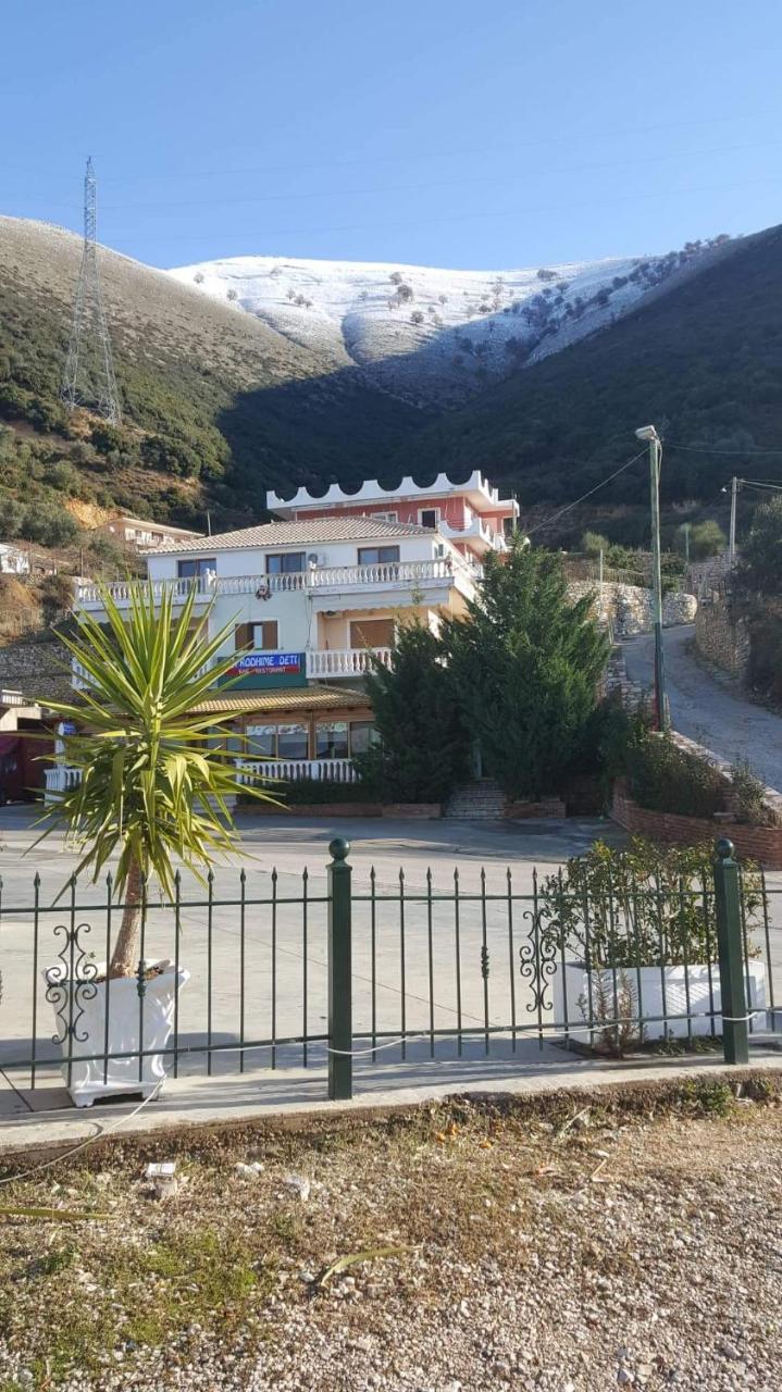 Hotel Lagjini Lukova Kültér fotó