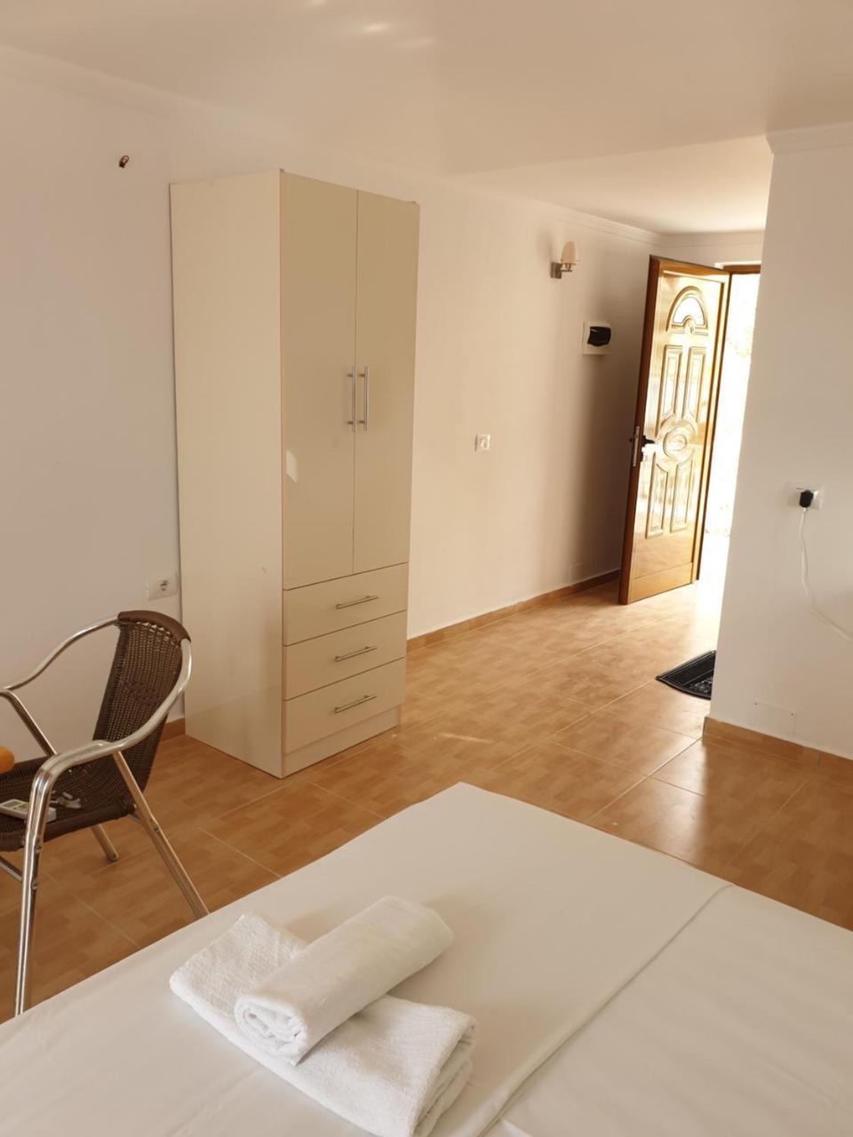 Hotel Lagjini Lukova Kültér fotó