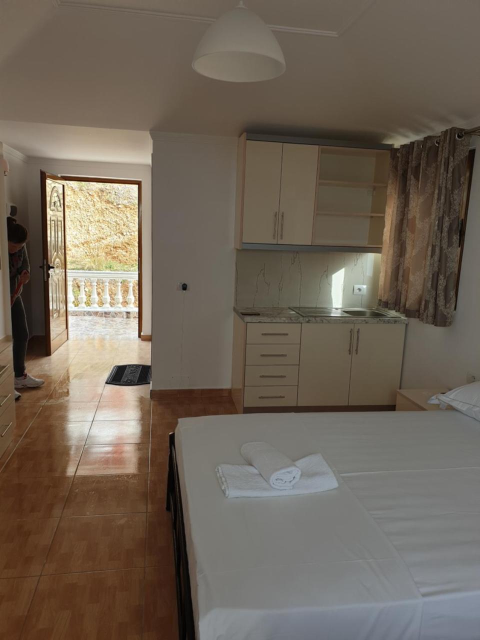 Hotel Lagjini Lukova Kültér fotó