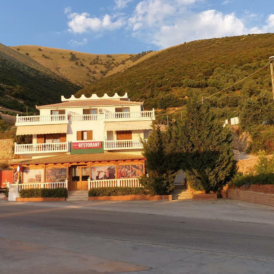 Hotel Lagjini Lukova Kültér fotó